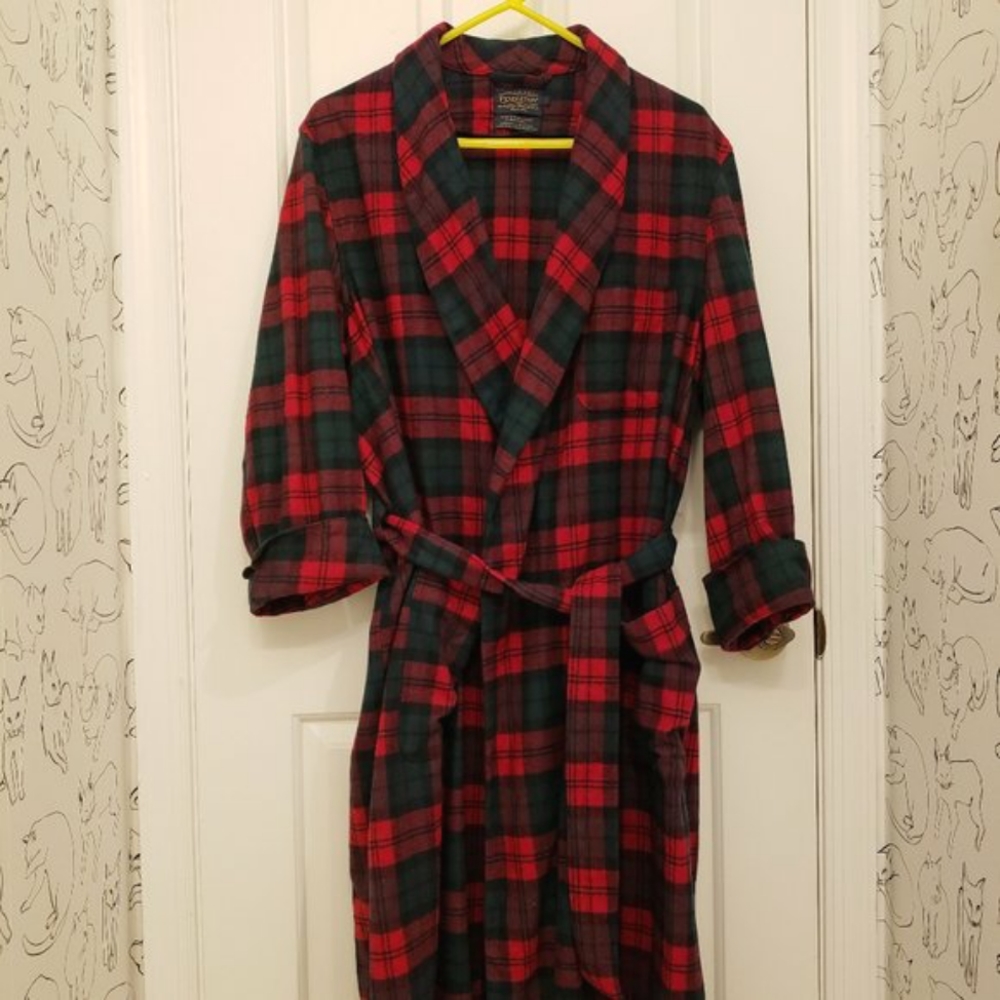Pendleton wool robe, like-new, excellent condition